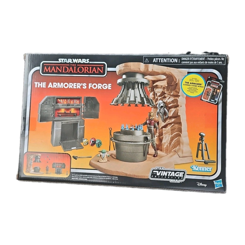 STAR WARS The Armorer's Forge Playset with Carded Armorer Action Figure Sealed